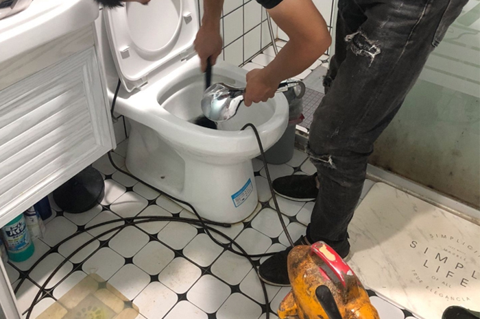屏南马桶堵塞自己疏通还是找师傅？专业上门服务让你省时更省心